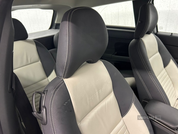 Used Volvo C30 2011 for sale - 77292604: Photo 2