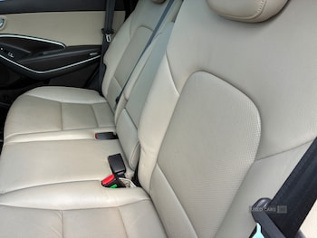 Used Hyundai Santa Fe 2015 for sale - 79050341: Photo