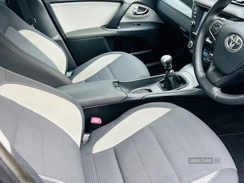 Used Toyota Avensis 2015 for sale - 76216038: Photo 2