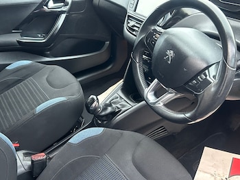 Used Peugeot 208 2015 for sale - 76856118: Photo