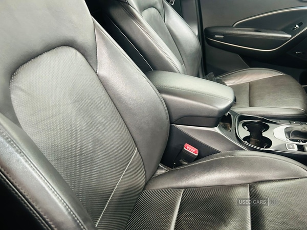 Used Hyundai Santa Fe 2016 for sale - 76856071: Photo 2