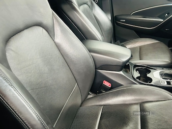 Used Hyundai Santa Fe 2016 for sale - 76856071: Photo