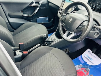 Used Peugeot 208 2017 for sale - 75928962: Photo