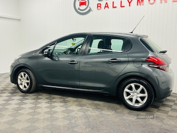 Used Peugeot 208 2017 for sale - 75928962: Photo