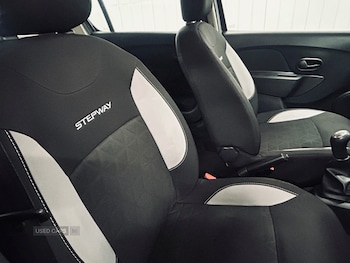 Used Dacia Sandero Stepway 2015 for sale - 76486284: Photo
