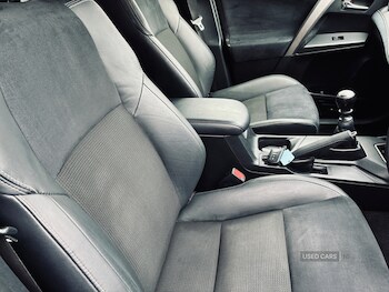 Used Toyota RAV4 2017 for sale - 78101719: Photo