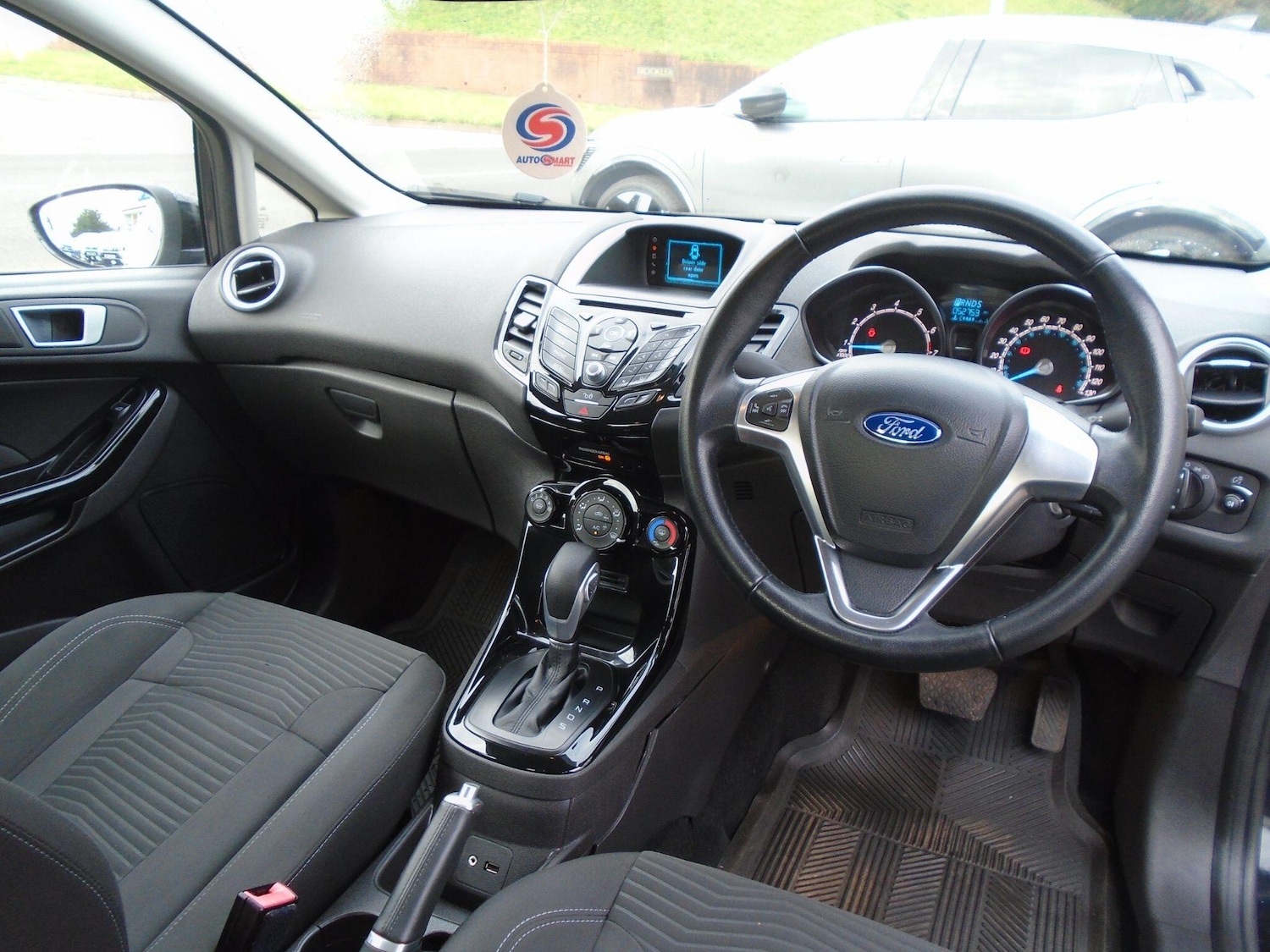 Used Ford Fiesta 2015 for sale - 76715050: Photo 18