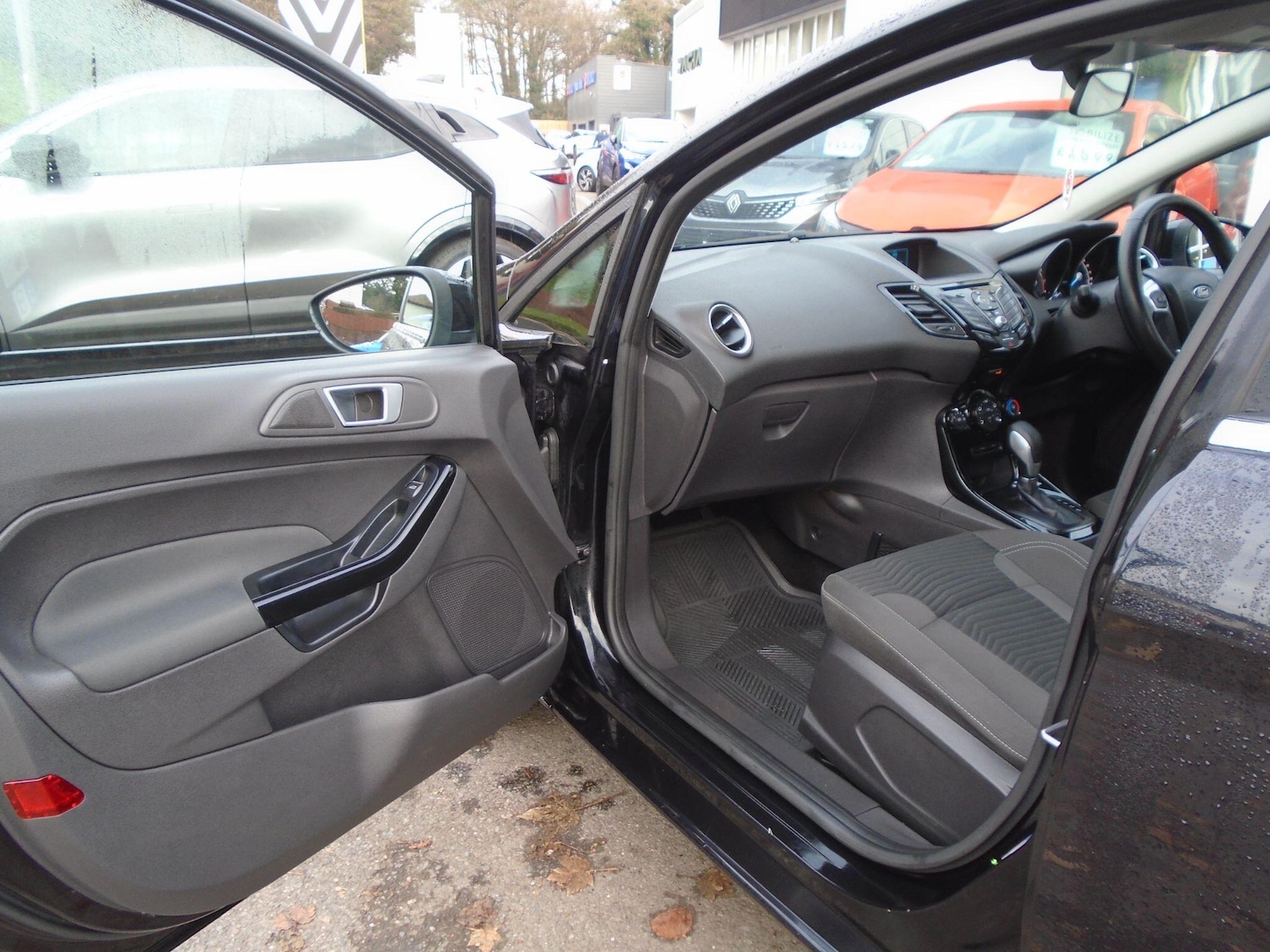 Used Ford Fiesta 2015 for sale - 76715050: Photo 24