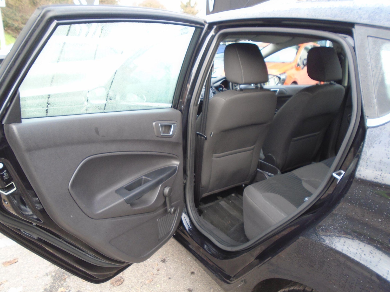 Used Ford Fiesta 2015 for sale - 76715050: Photo 28