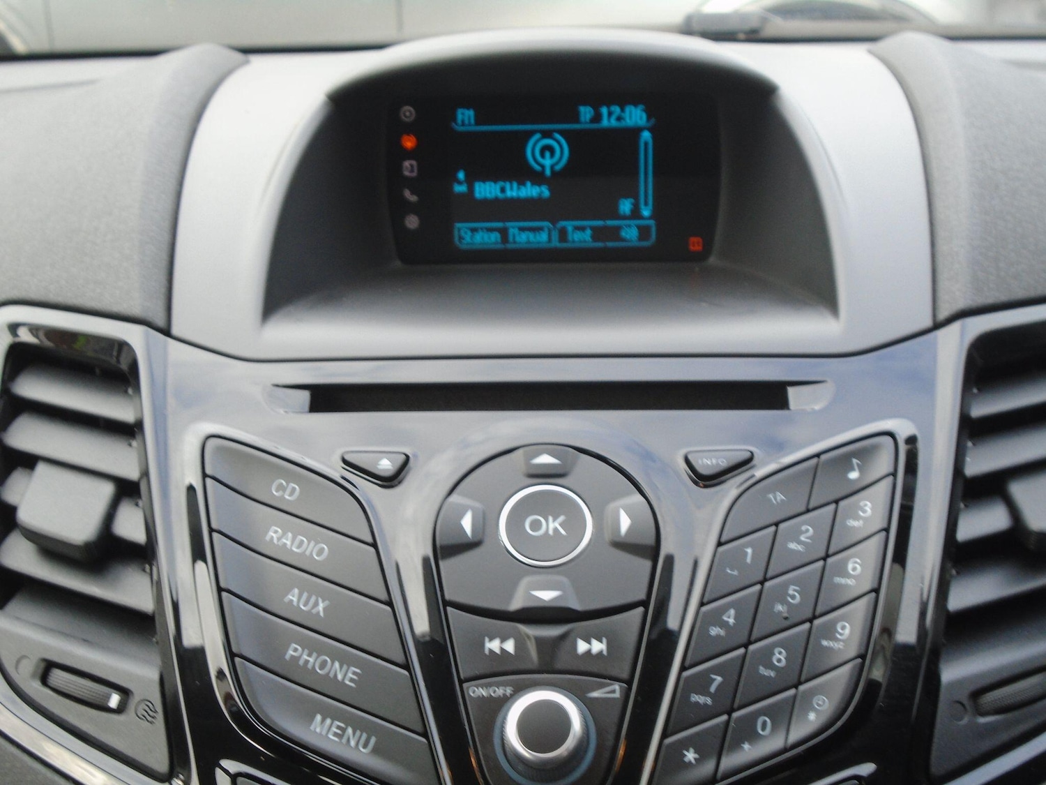 Used Ford Fiesta 2015 for sale - 76715050: Photo 36