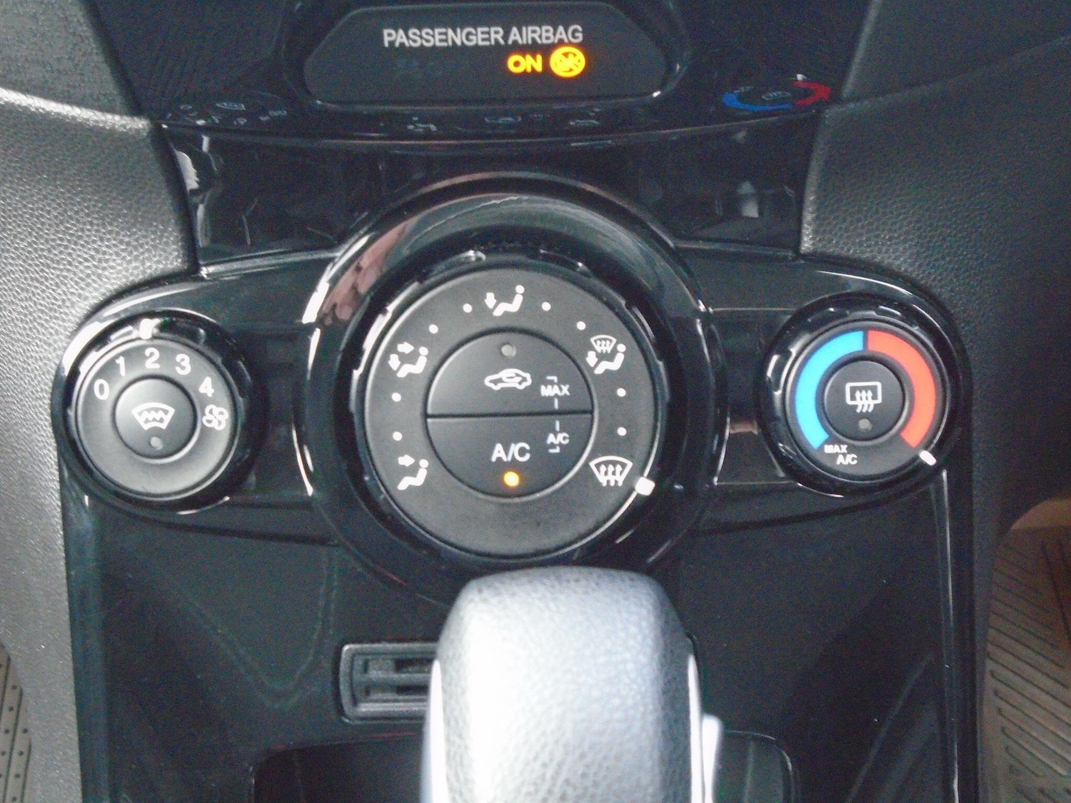 Used Ford Fiesta 2015 for sale - 76715050: Photo 37