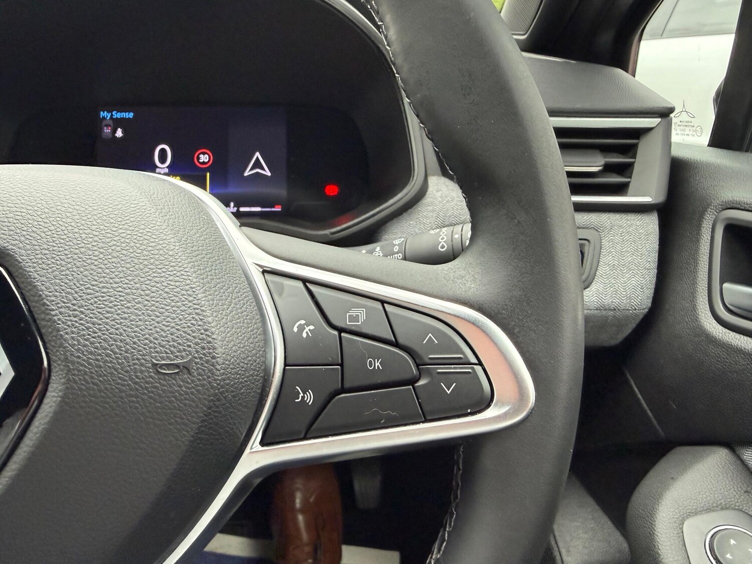 Used Renault Clio 2024 for sale - 76408398: Photo 19