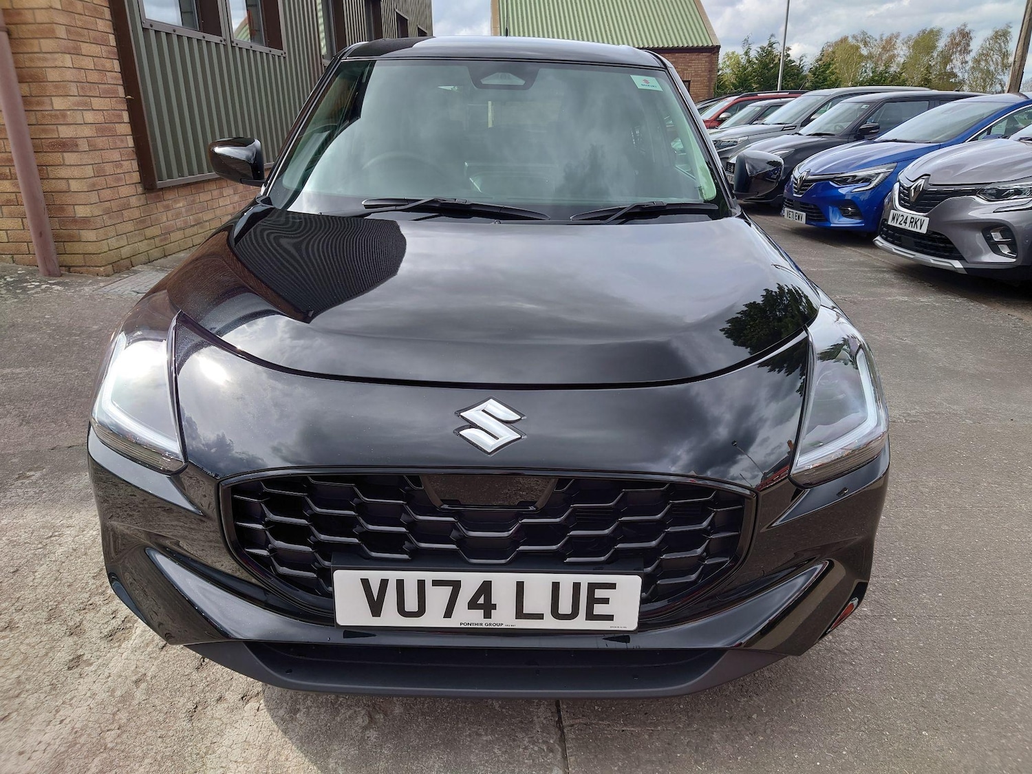 Used Suzuki Swift 2024 for sale - 76645062: Photo 2