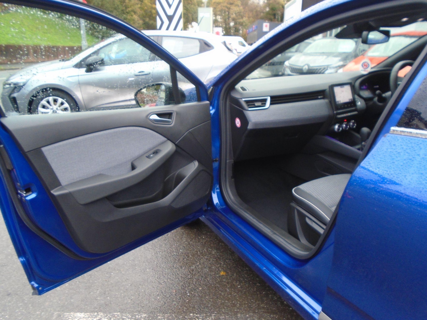 Used Renault Clio 2024 for sale - 76645100: Photo 26