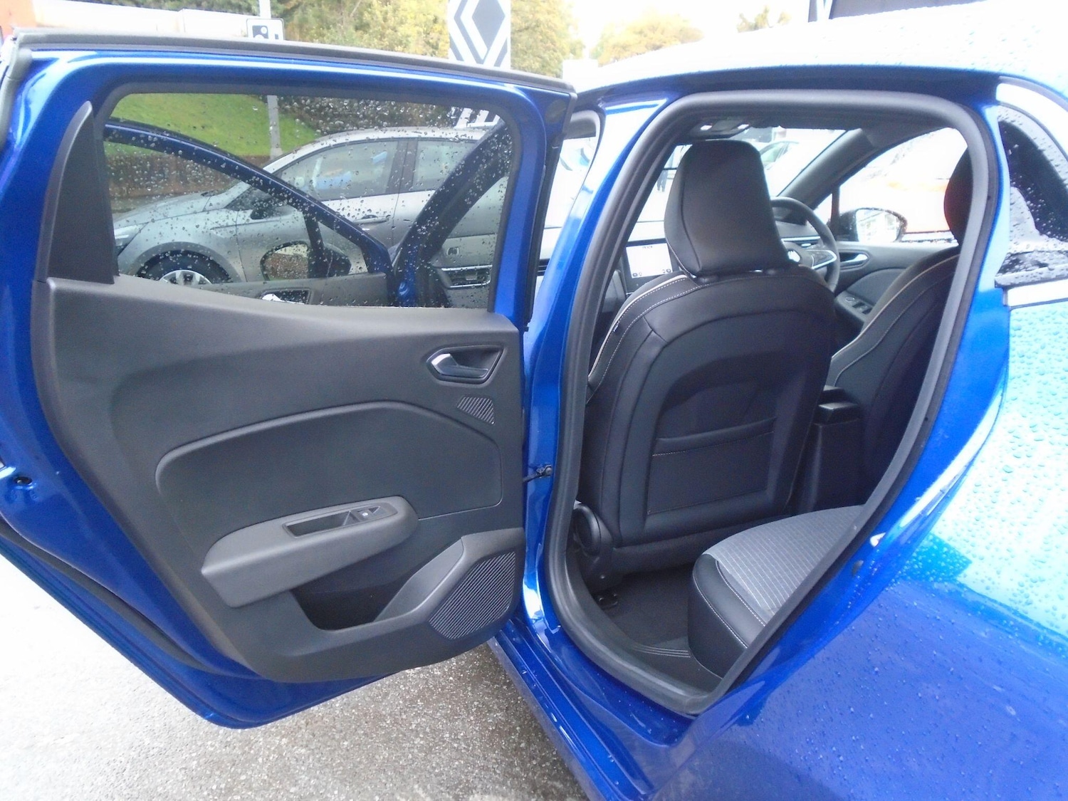 Used Renault Clio 2024 for sale - 76645100: Photo 30