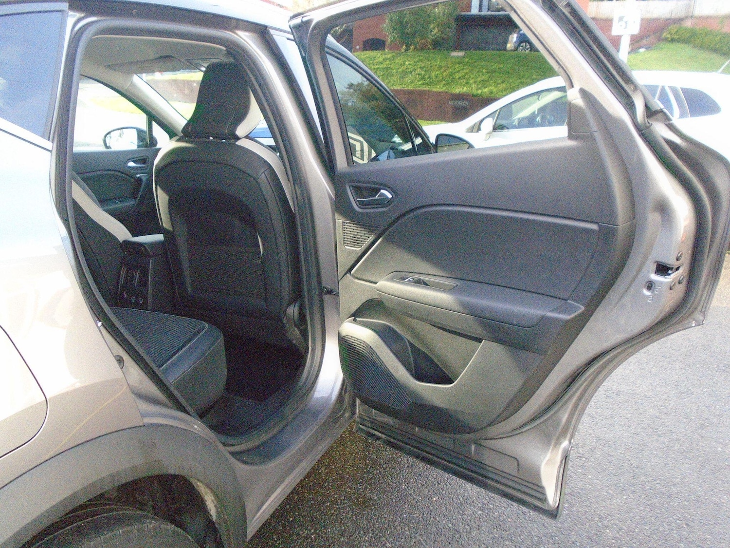 Used Renault Captur 2022 for sale - 76645512: Photo 23