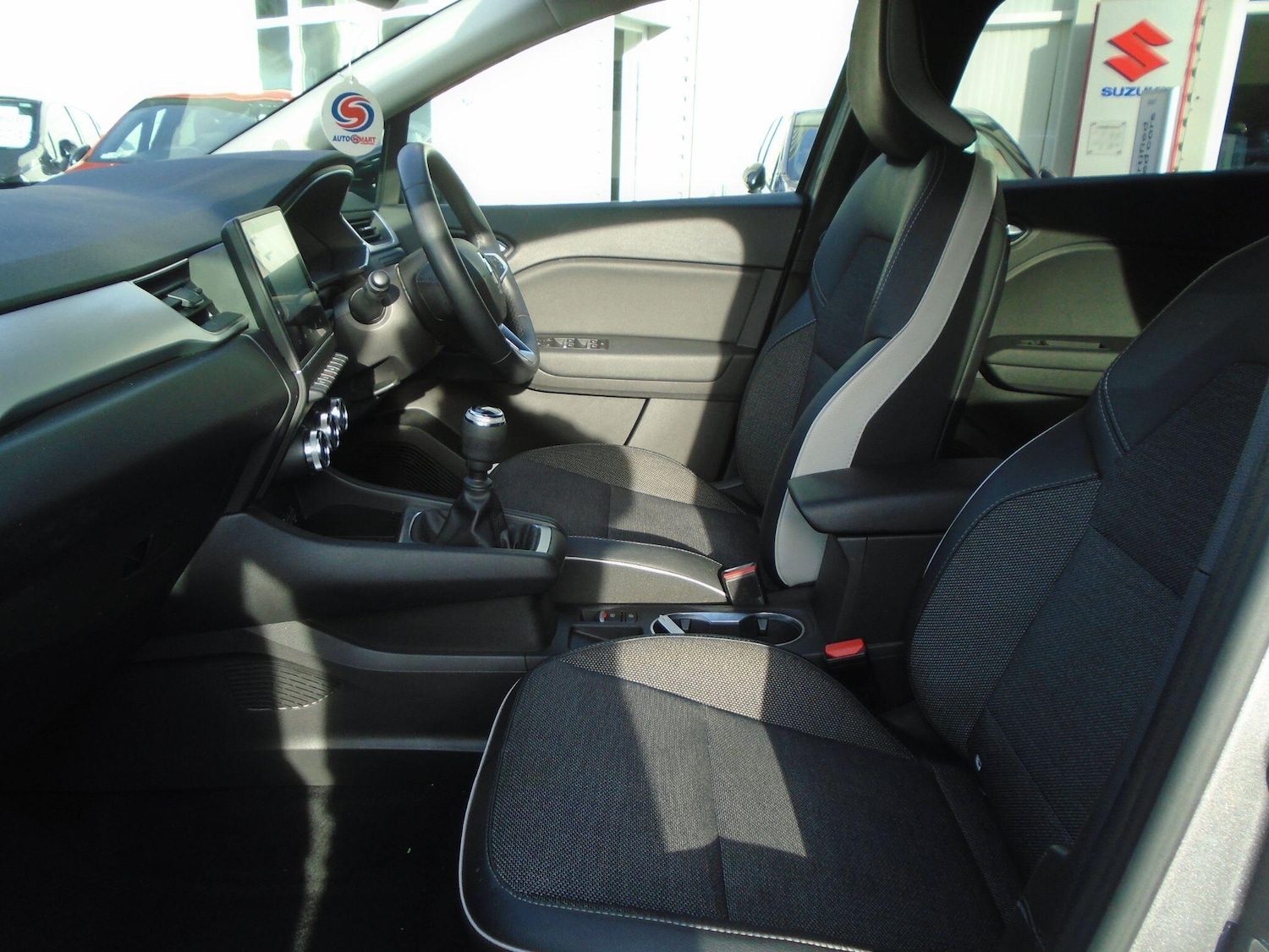 Used Renault Captur 2022 for sale - 76645512: Photo 28
