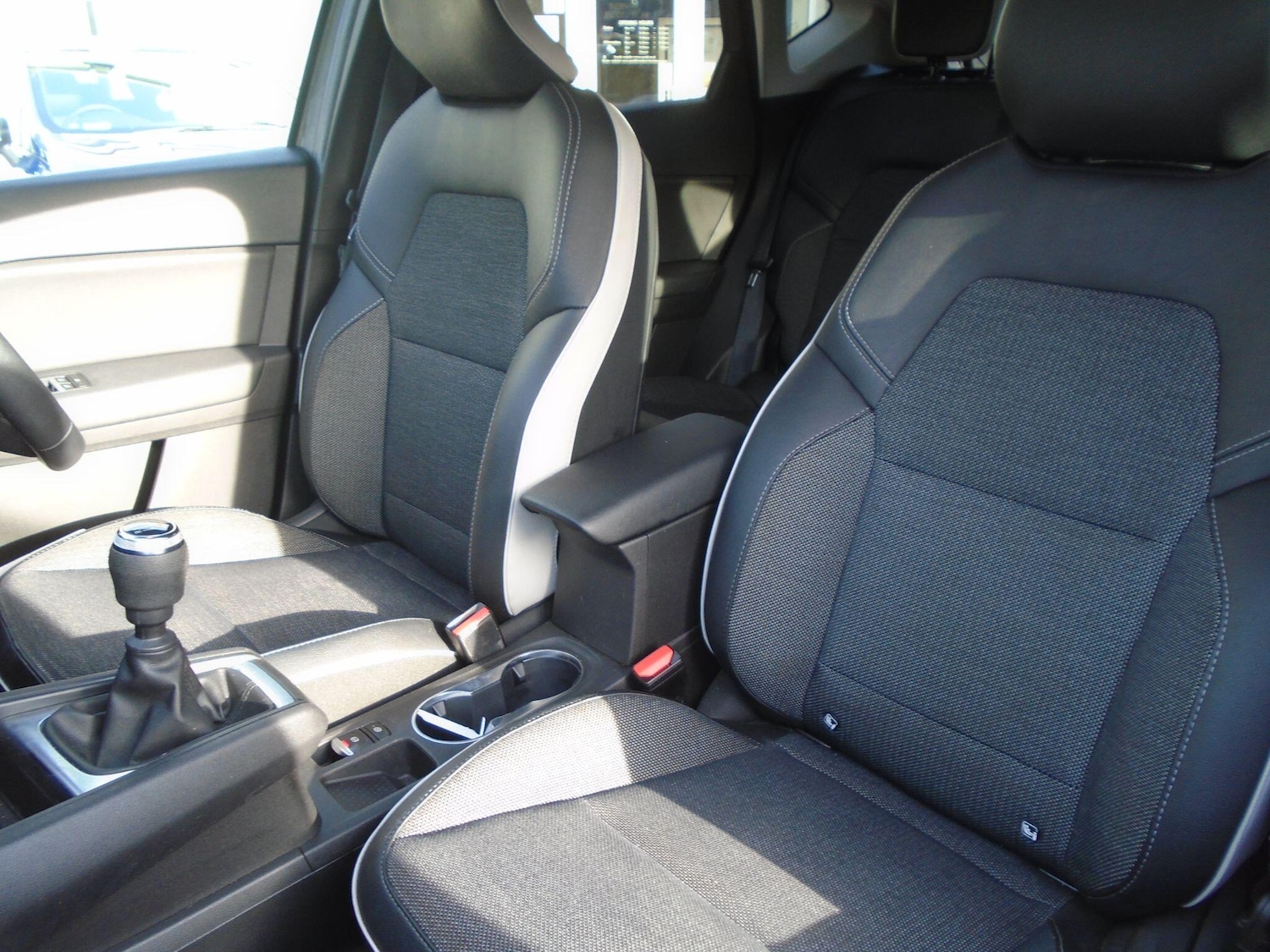 Used Renault Captur 2022 for sale - 76645512: Photo 29