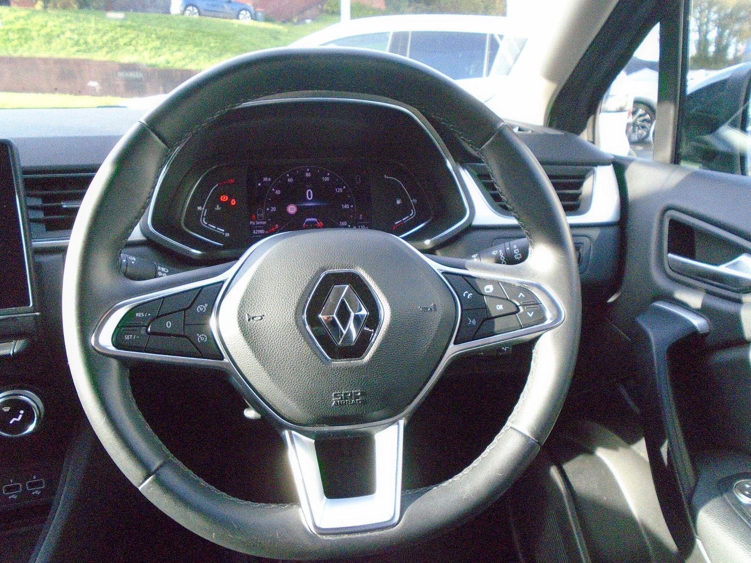 Used Renault Captur 2022 for sale - 76645512: Photo 34