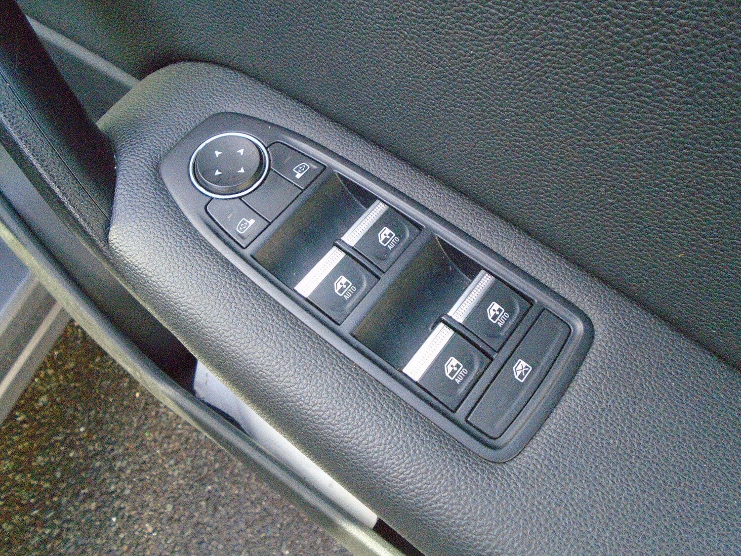 Used Renault Captur 2022 for sale - 76645512: Photo 42