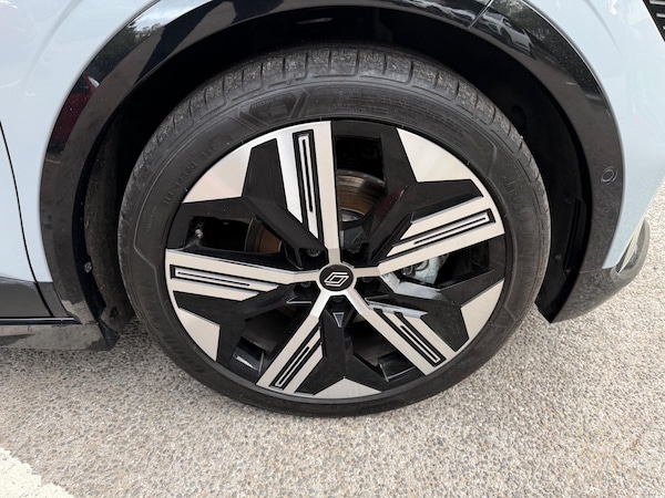 Used Renault Megane E Tech 2024 for sale - 76214925: Photo 17