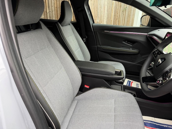 Used Renault Megane E Tech 2024 for sale - 76214925: Photo 19