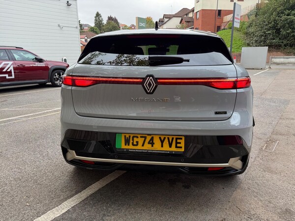 Used Renault Megane E Tech 2024 for sale - 76214925: Photo 5