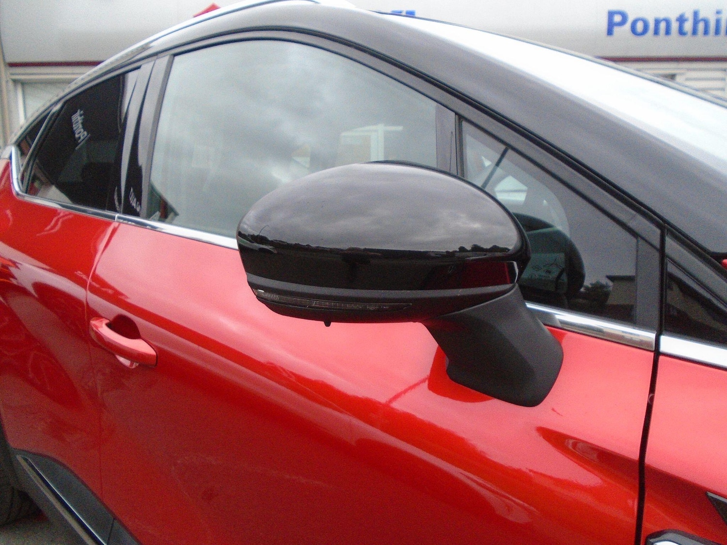 Used Renault Captur for sale - 76994481: Photo 19