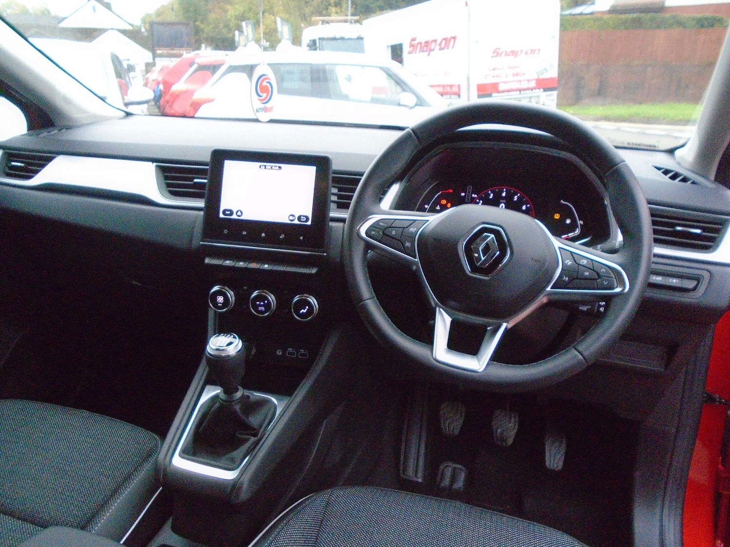 Used Renault Captur for sale - 76994481: Photo 22