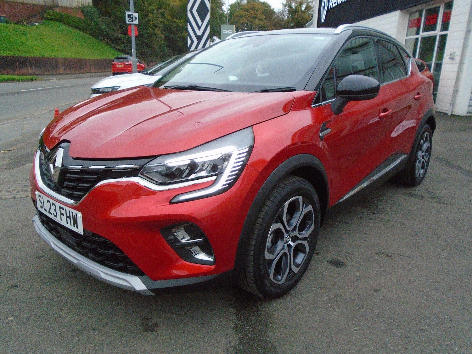 Used Renault Captur for sale - 76994481: Photo 3