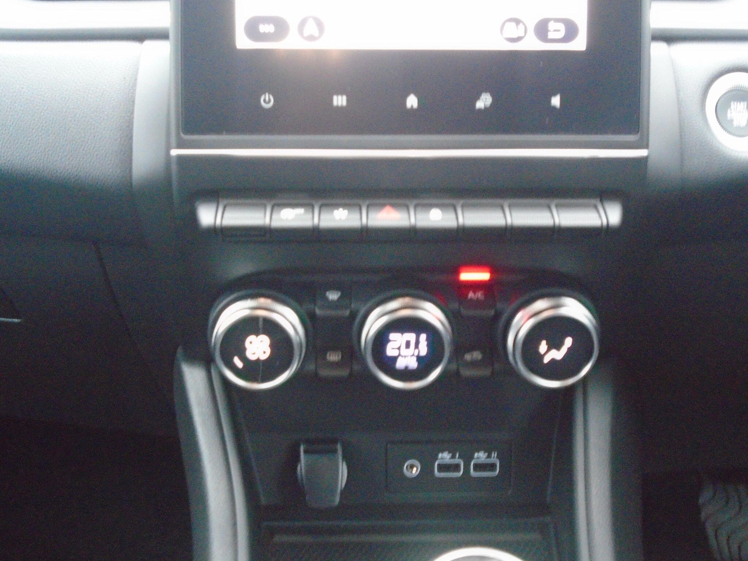 Used Renault Captur for sale - 76994481: Photo 43