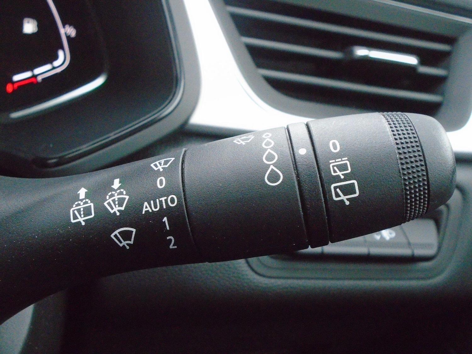 Used Renault Captur for sale - 76994481: Photo 52