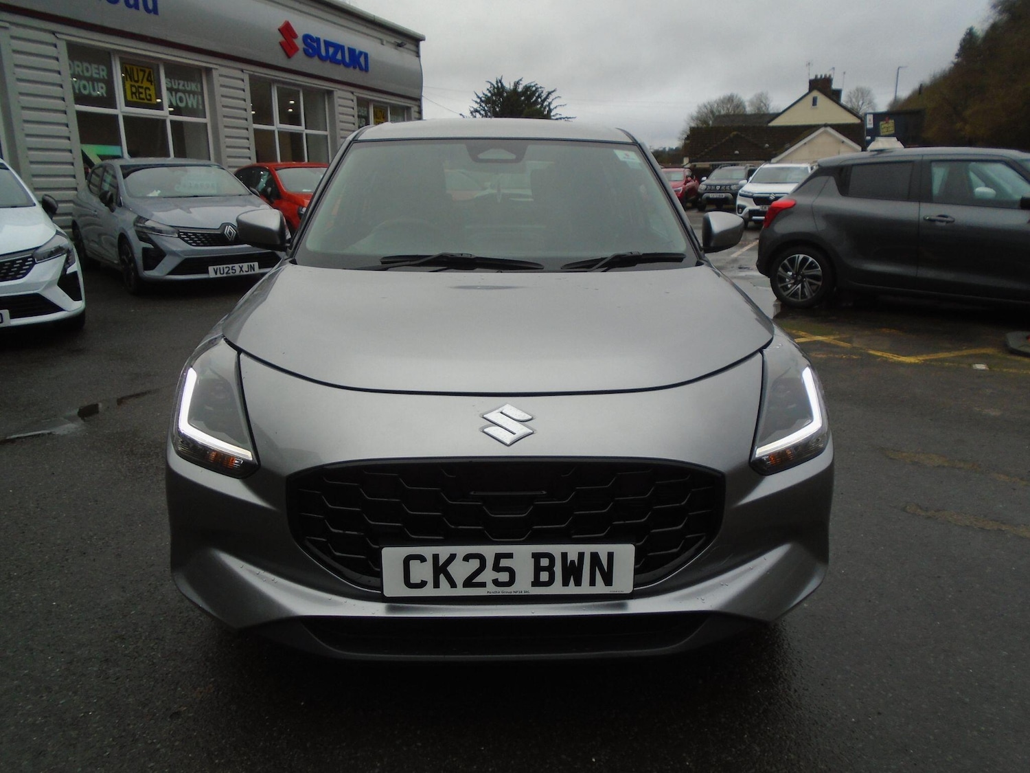 Used Suzuki Swift 2025 for sale - 77550512: Photo 2