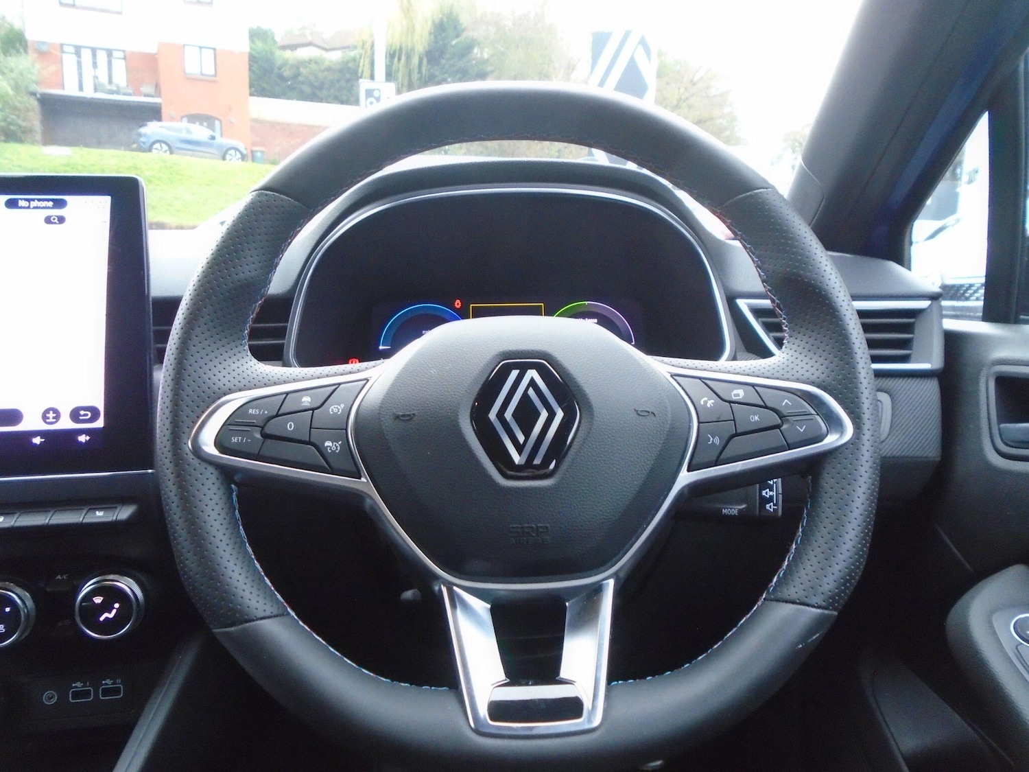 Used Renault Clio 2023 for sale - 76688651: Photo 32