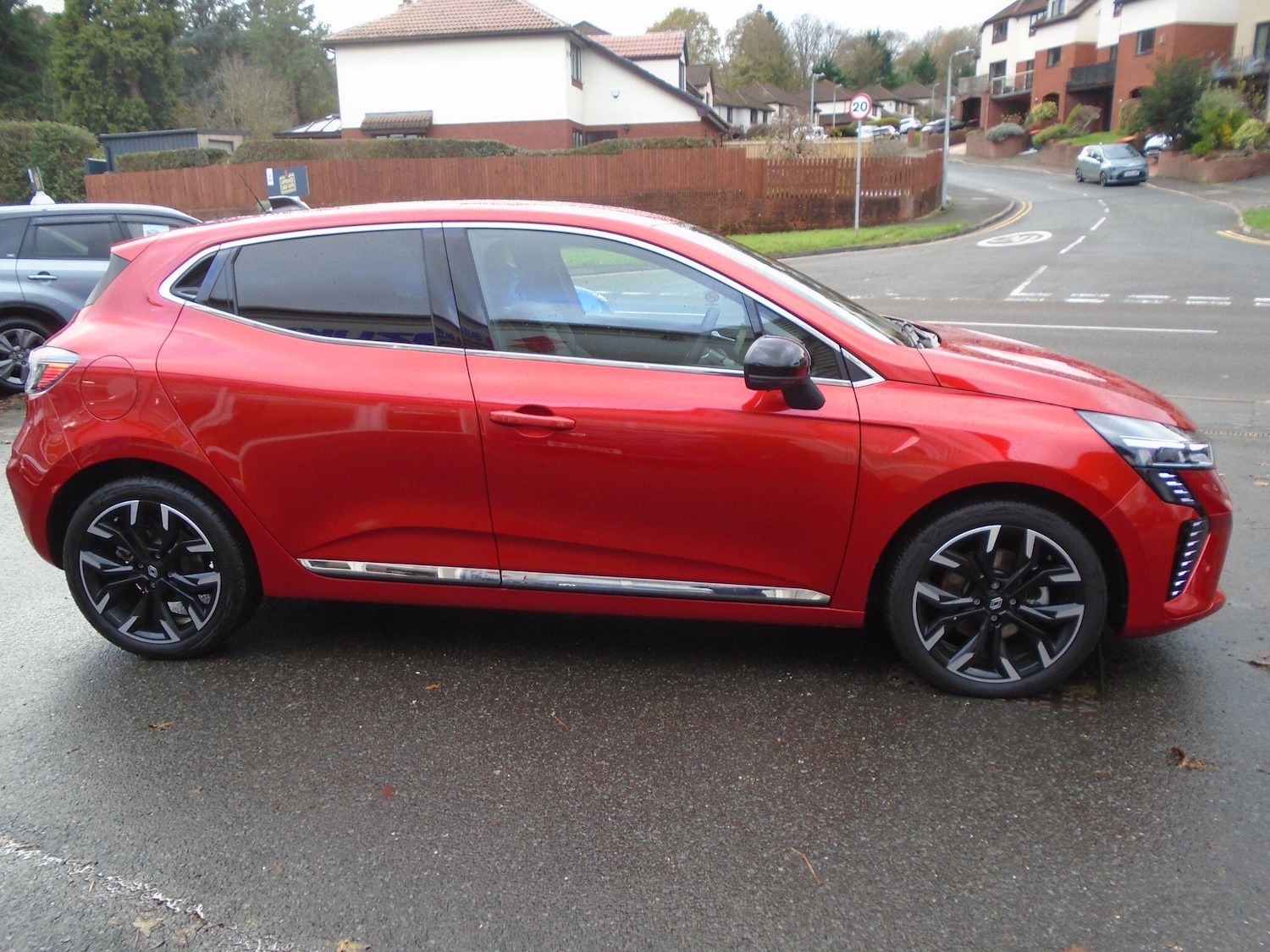 Used Renault Clio 2025 for sale - 76765264: Photo 16