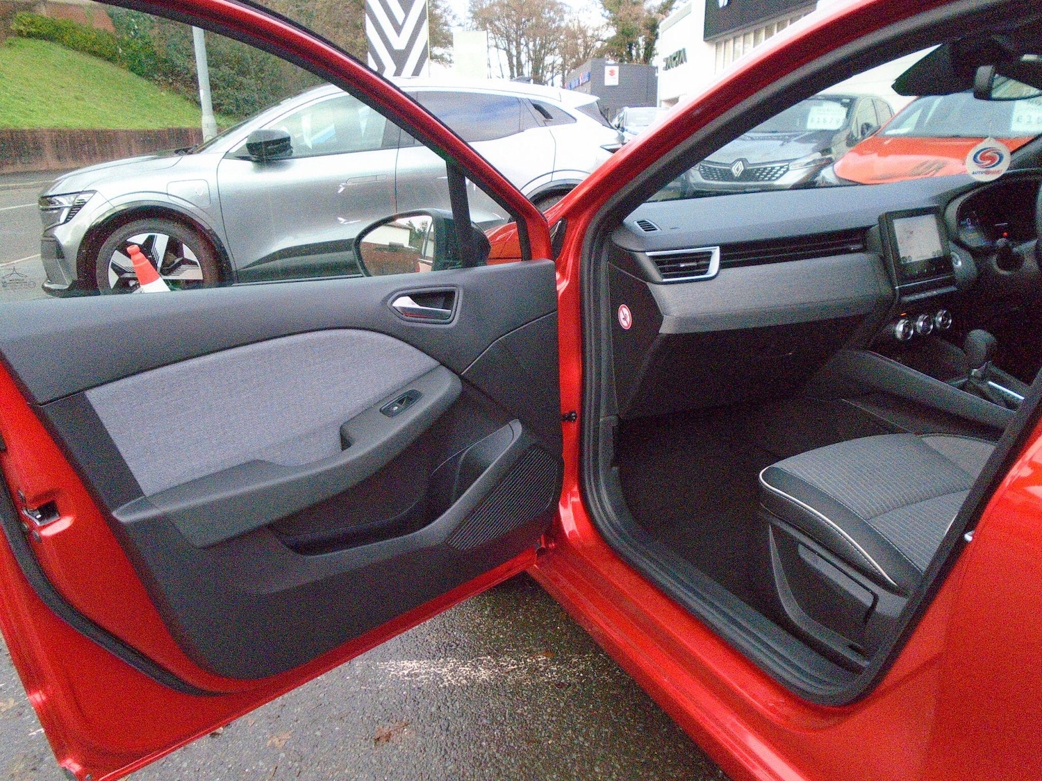 Used Renault Clio 2025 for sale - 76765264: Photo 26