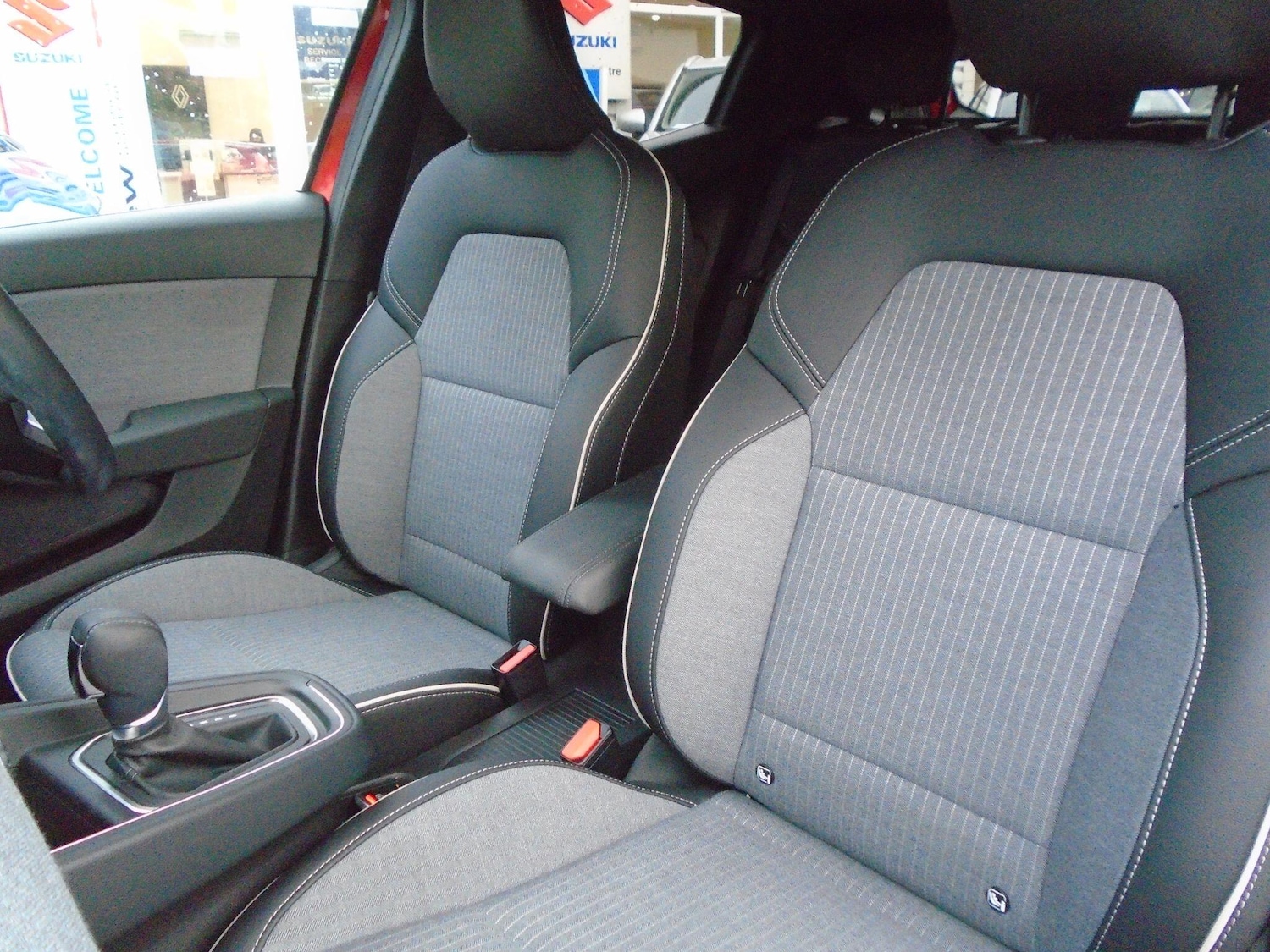 Used Renault Clio 2025 for sale - 76765264: Photo 29