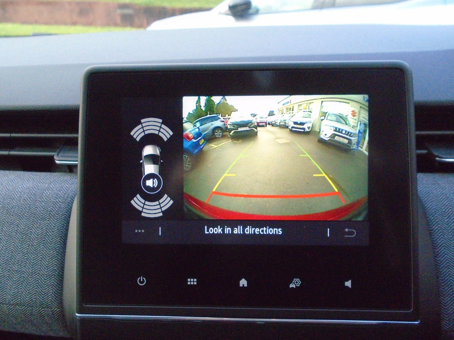 Used Renault Clio 2025 for sale - 76765264: Photo 37