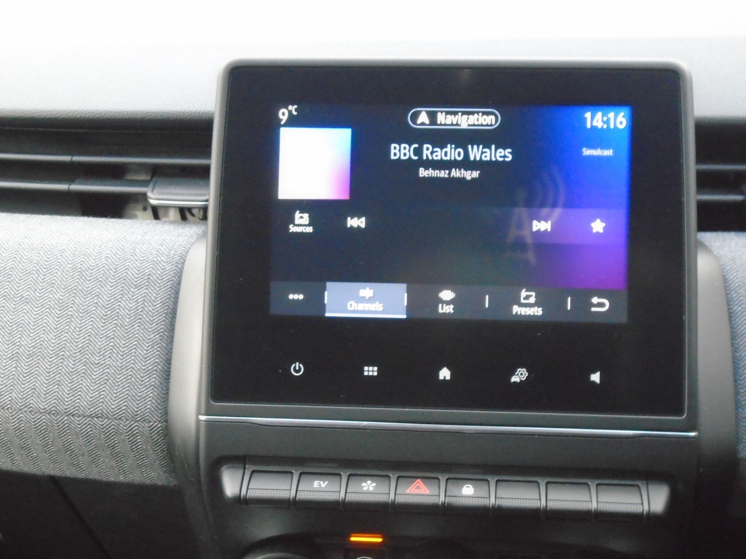 Used Renault Clio 2025 for sale - 76765264: Photo 38