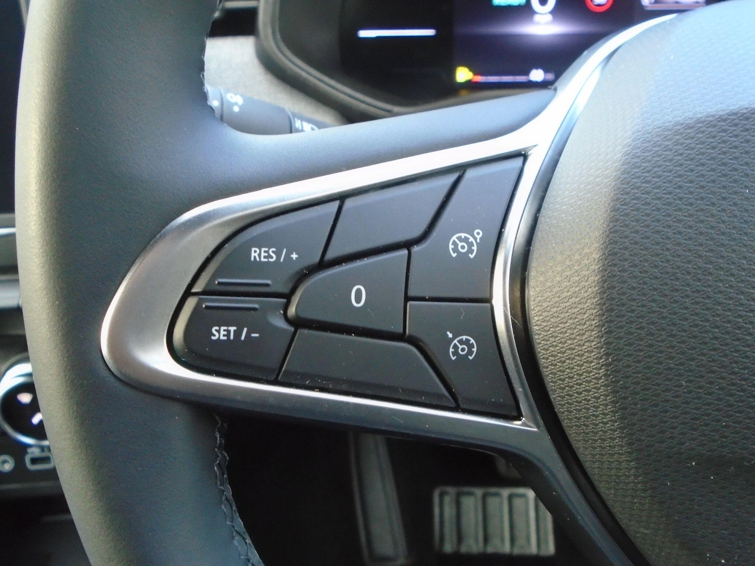 Used Renault Clio 2025 for sale - 76765264: Photo 47