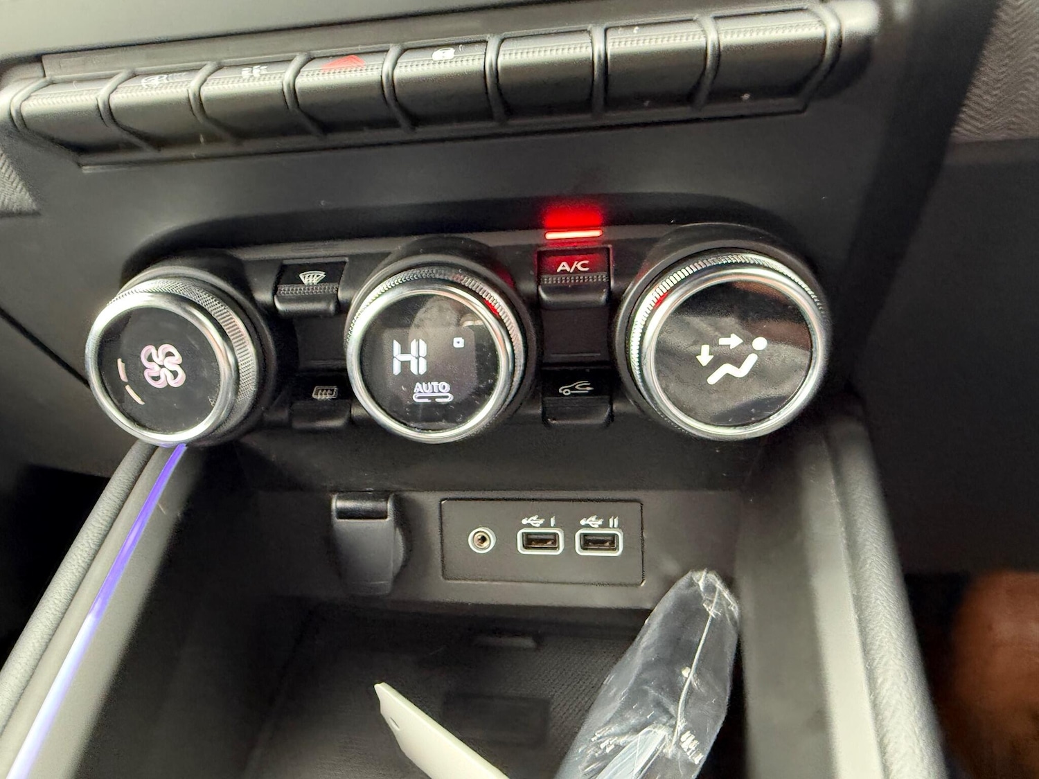 Used Renault Clio 2024 for sale - 76644551: Photo 12