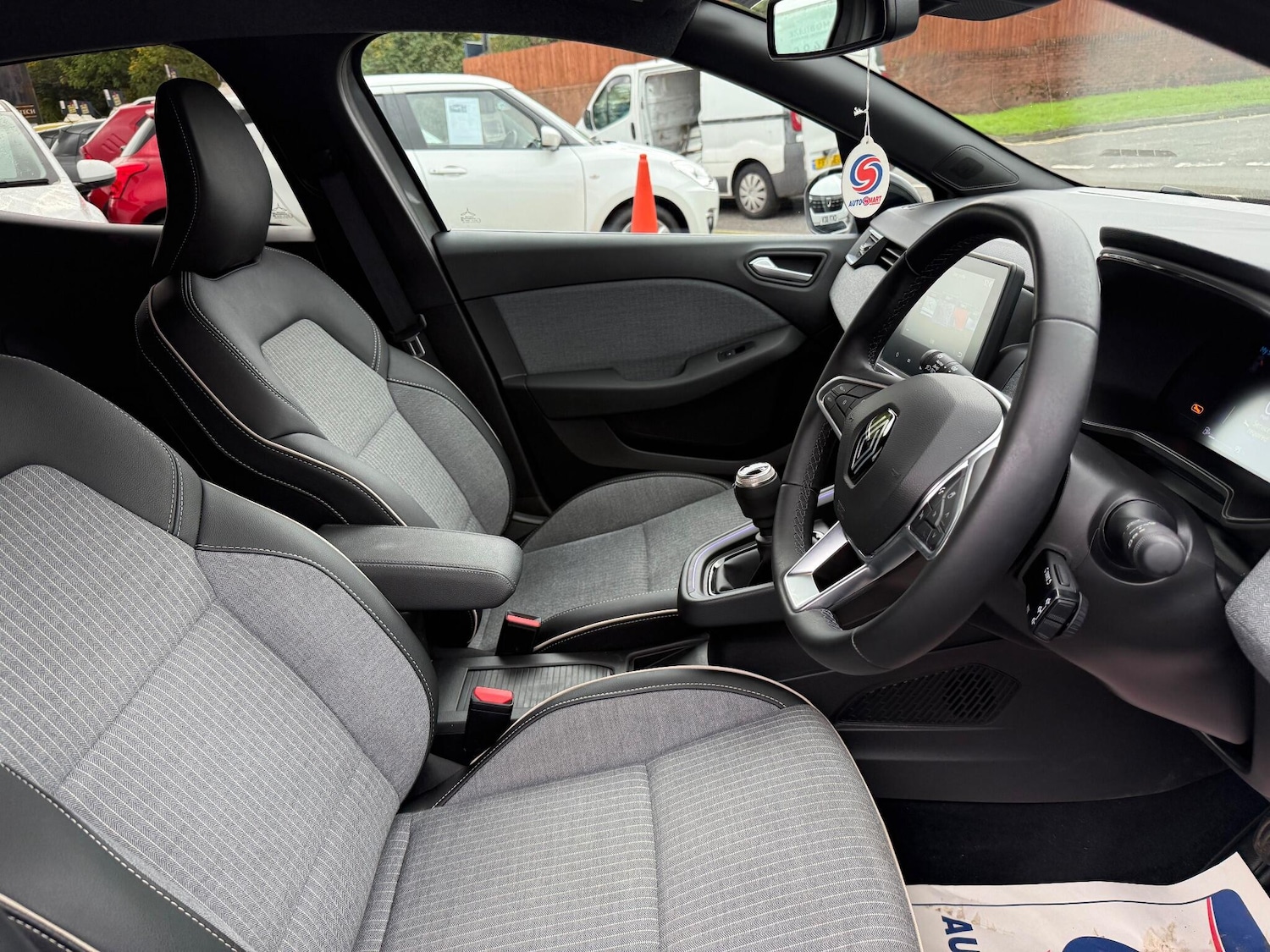 Used Renault Clio 2024 for sale - 76644551: Photo 16