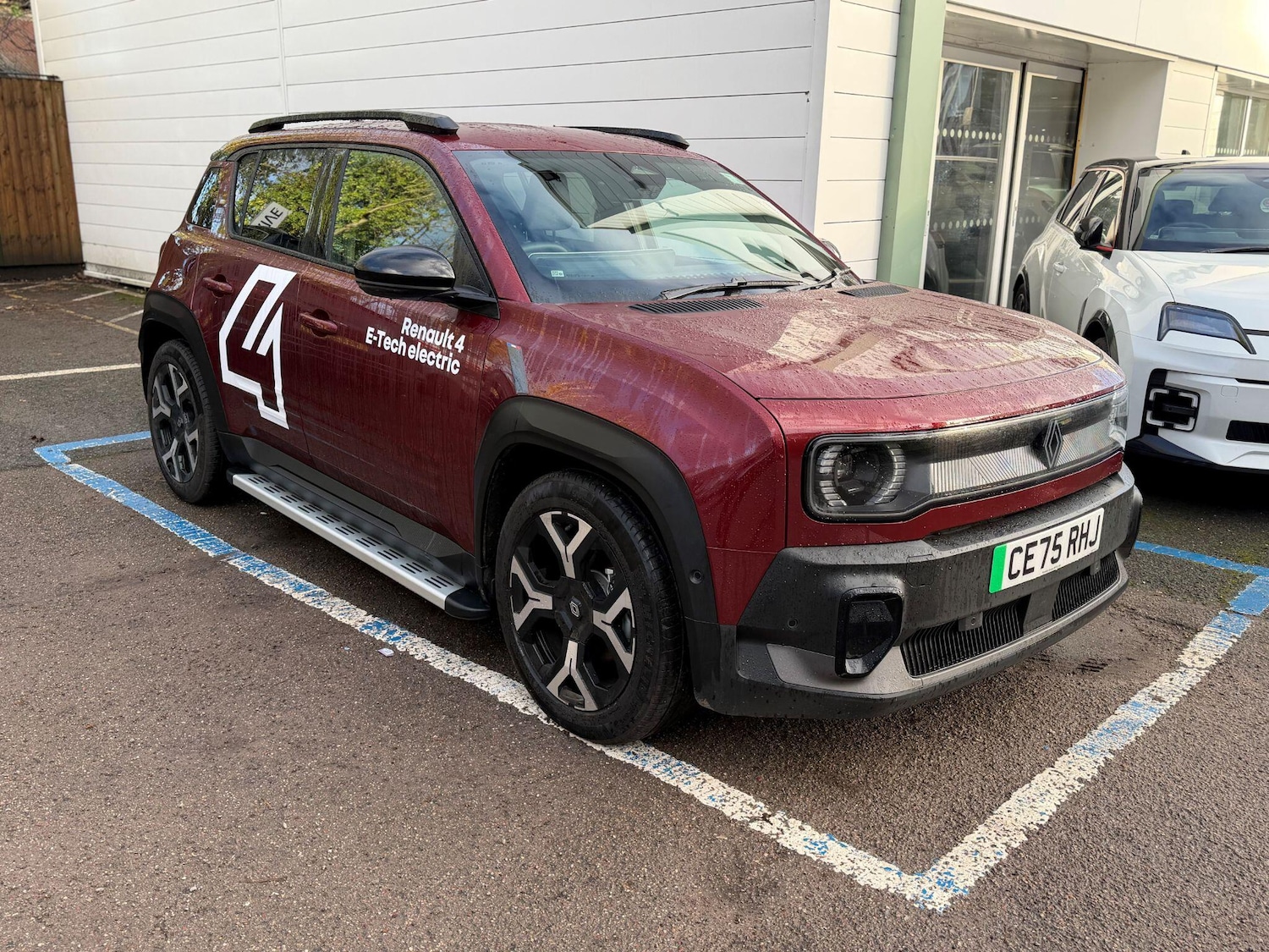 Used Renault 4 2025 for sale - 76801499: Photo 1