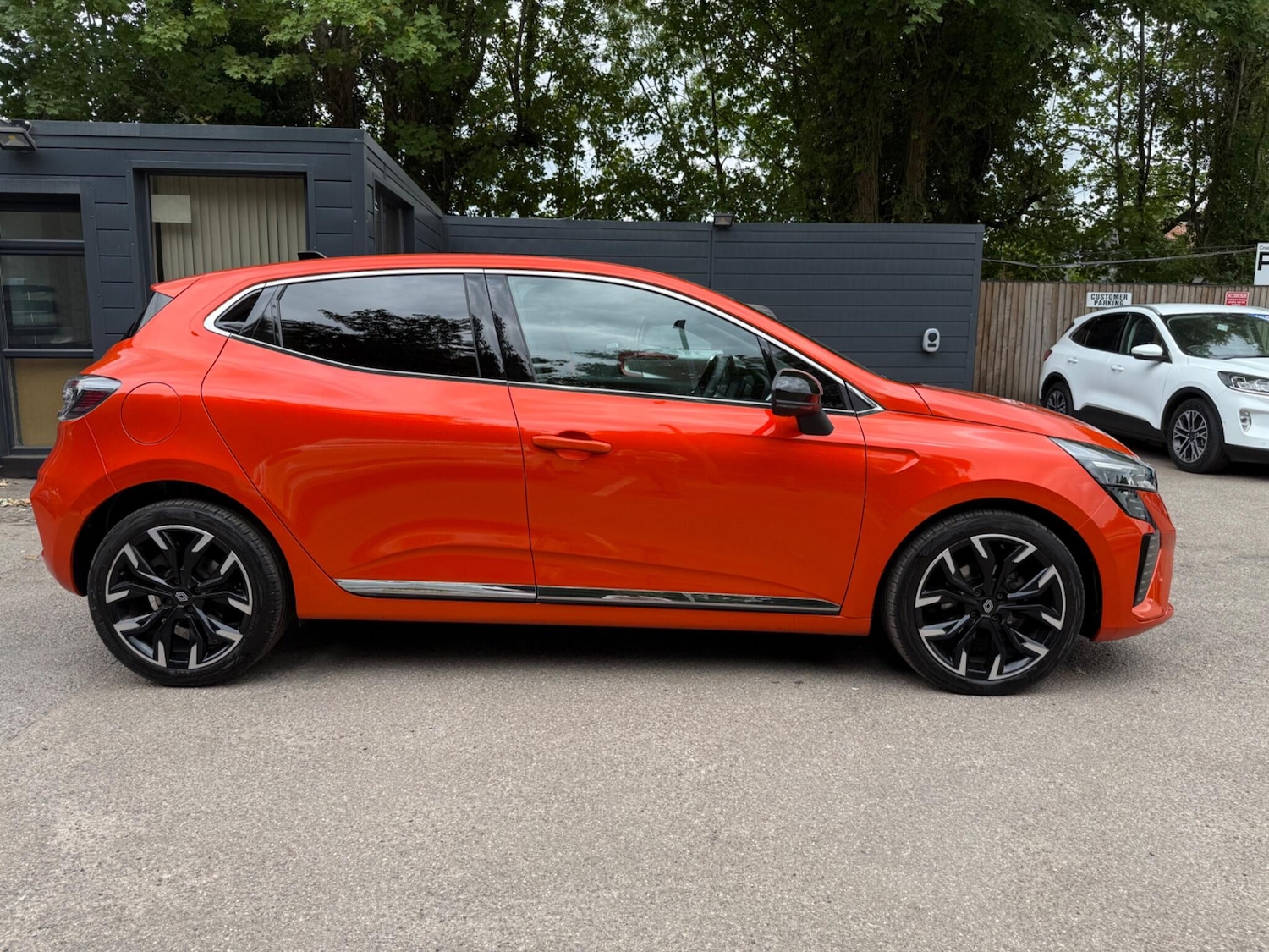 Used Renault Clio 2024 for sale - 76136709: Photo 11