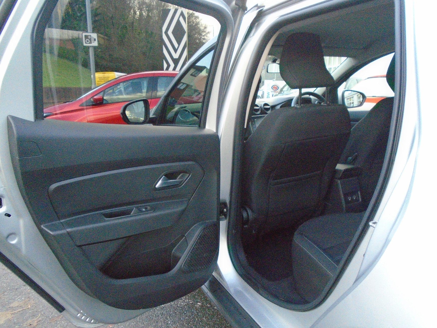 Used Dacia Duster 2022 for sale - 76899201: Photo 31