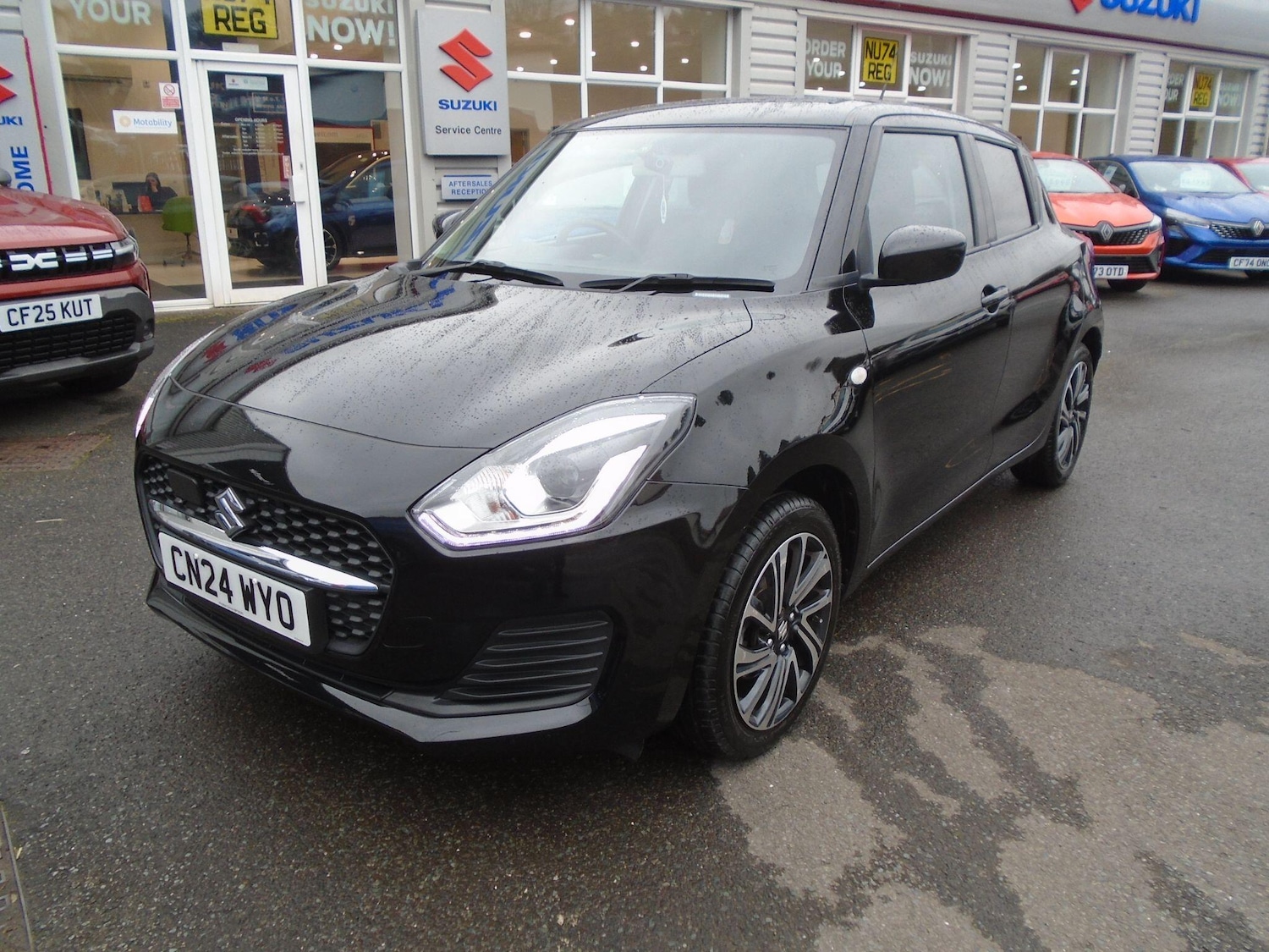 Used Suzuki Swift 2024 for sale - 77598513: Photo 3
