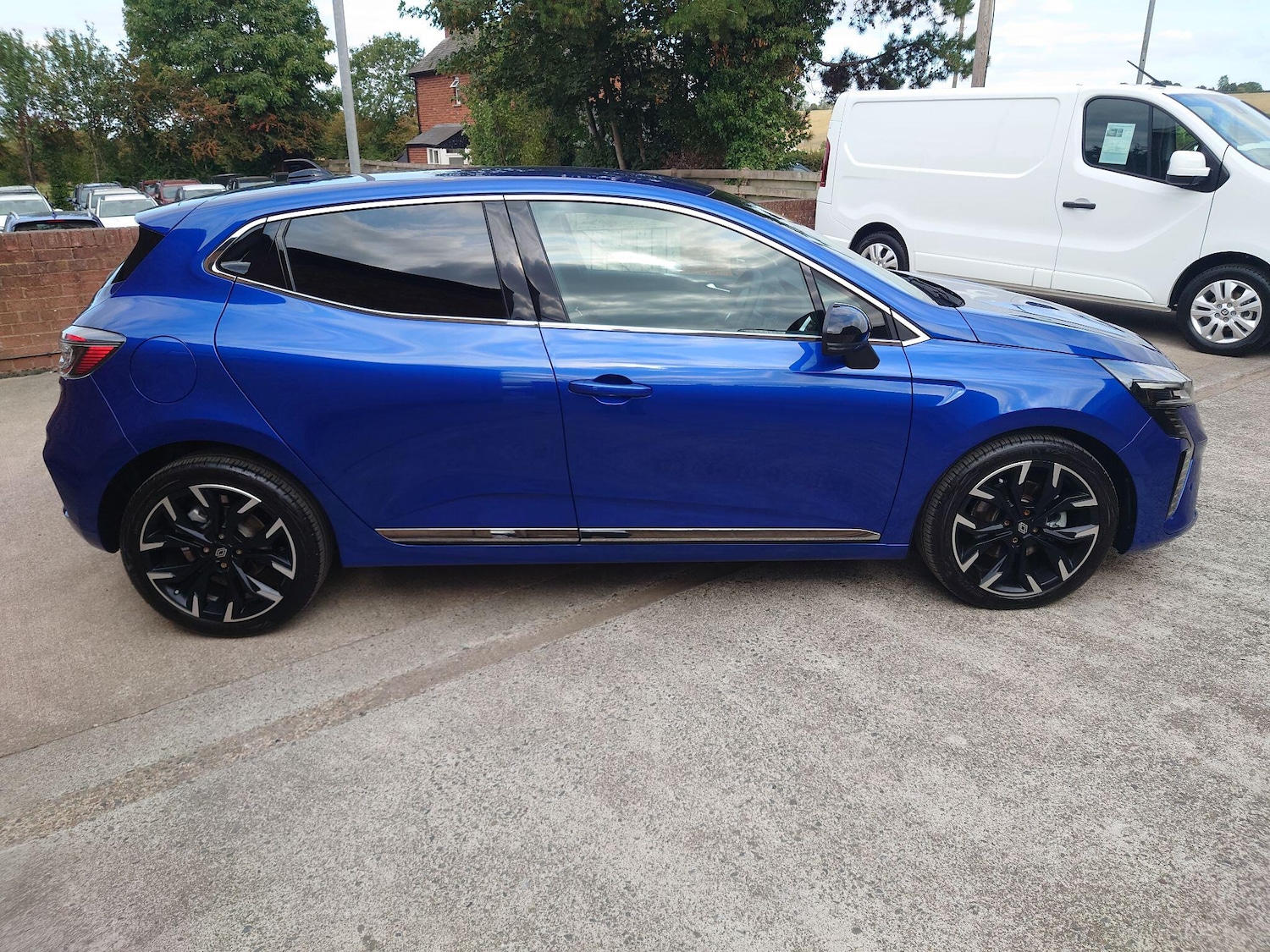 Used Renault Clio 2024 for sale - 76644980: Photo 7