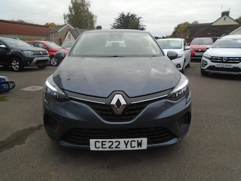 Used Renault Clio 2022 for sale - 76645679: Photo