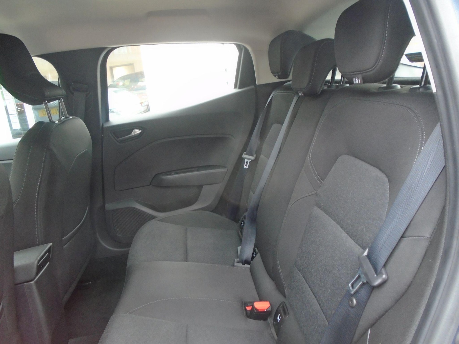 Used Renault Clio 2022 for sale - 76645679: Photo 32