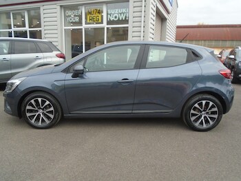 Used Renault Clio 2022 for sale - 76645679: Photo